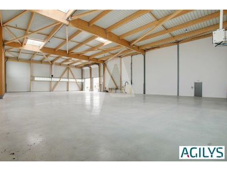 local d'activité 1 029 m²