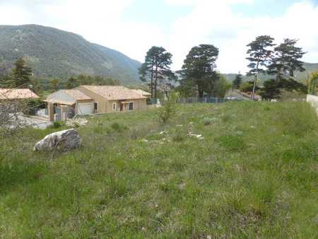 séranon village : joli terrain  viabilise de 364 m2  expose sud