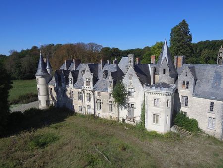 chateau du 15 siècle à vendre