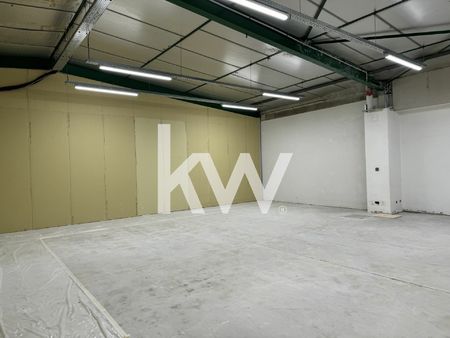 local commercial nimes 150 m2