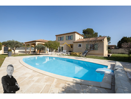 villa provençale de 170 m2 avec piscine
