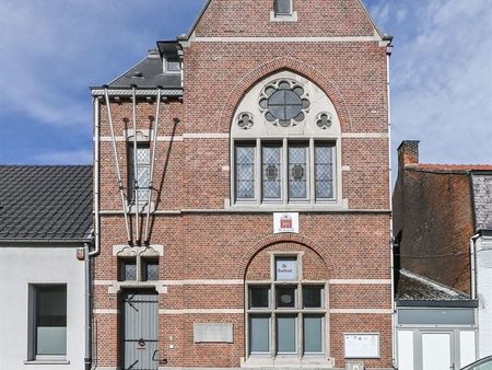 autenthiek gerenoveerd oud gemeentehuis met tal van mogelijkheden
