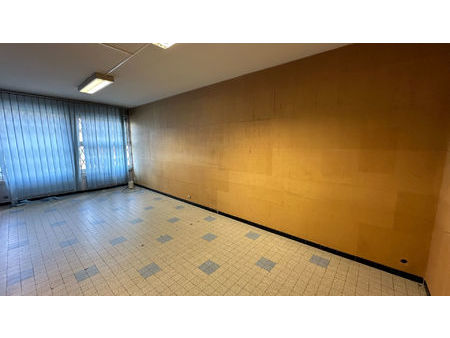 local commercial grenoble 55 m2