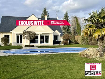 exclusivité - maison de plain pied classe énergie c avec piscine sur un parc de 2115 m² à 