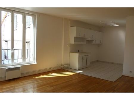 location appartement 2 pièces 60 m² auxerre (89000)