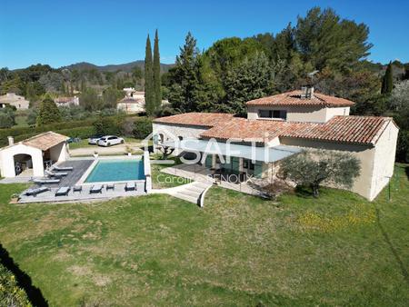 villa provençale de 2005 de 145 m² sur 1860 m² de terrain  piscine et garage.
