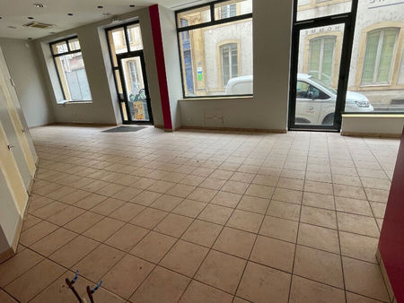 local commercial metz 56.02 m²