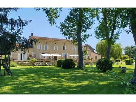 vente maison 17 pièces 580 m² saint-méard-de-gurçon (24610)