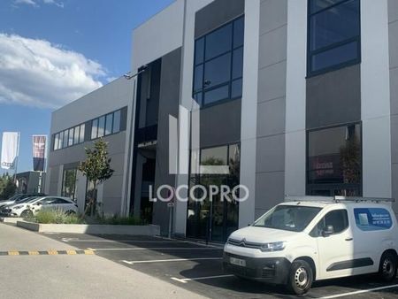 local commercial 379 m²