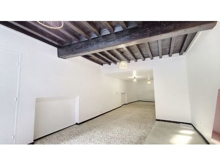 local commercial 72 m² arles