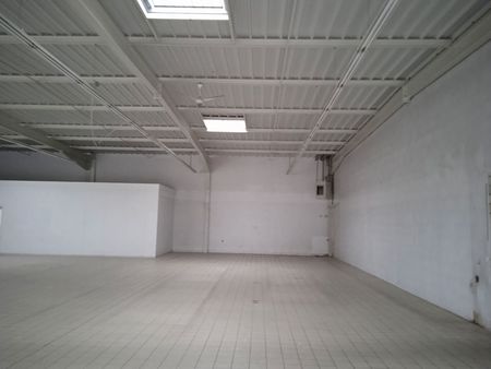 local commercial 150 m² craon