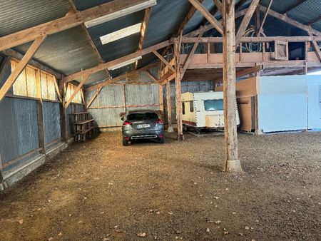 location hangar / garage brie