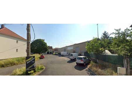 local commercial 900 m²