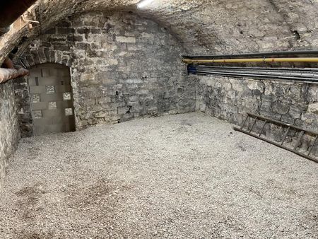 cave 40 m² paris