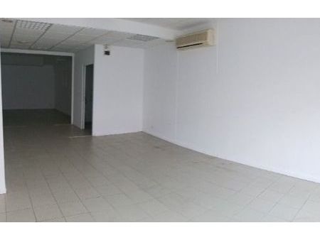 location immeuble 66 m² bressuire (79300)