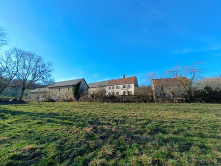 grande ferme  petite maison à rénover  granges  terrain 13 629 m²  dans hameau calme proch
