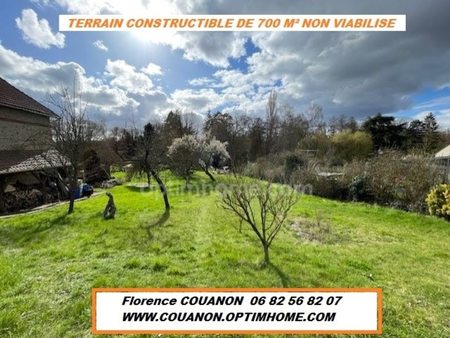 vente terrain 700 m²