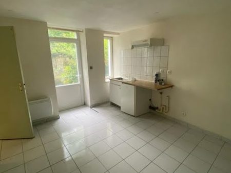 location appartement 1 pièce 32 m²