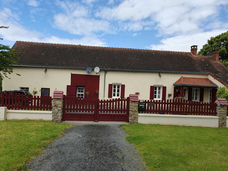 belle propriété offrant une maison avec annexe privée.