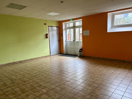 location bureaux et commerces à dol-de-bretagne (35120) : à louer / 36m² dol-de-bretagne