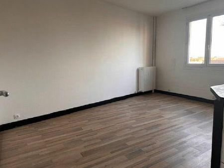 location appartement  m² t-1 à goussainville  780 €