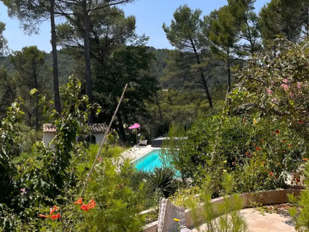 villa avec piscine et jardin pernes-les-fontaines (84)