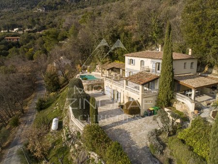 proche saint-paul-de-vence - superbe villa provençale rénovée avec vue mer