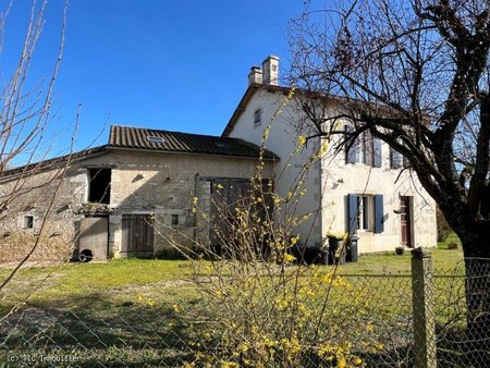 maison ancienne de 3 chambres + 2 maisons à rénover avec jardin et dépendance