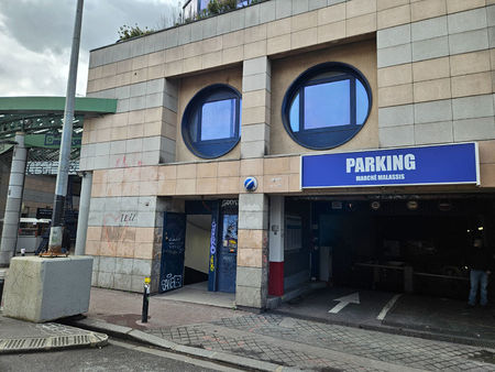 parkings marché des antiquaires