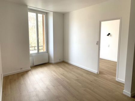 location appartement 2 pièces 35m2 marcillac-vallon 12330 - 470 € - surface privée