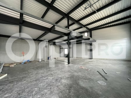 location d'entrepôt de 201 m² à château-gaillard - 01500