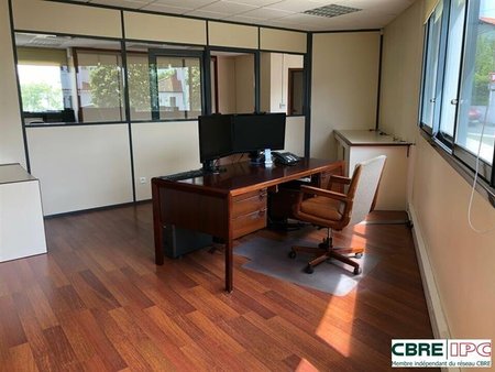 location bureau biarritz 68 m²