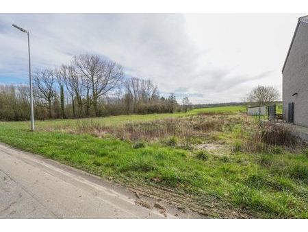 terrain à bâtir dans une rue calme à jamiolle