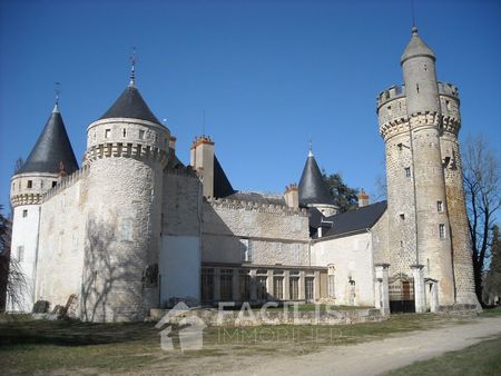 chateau 30 pièces 800 m²
