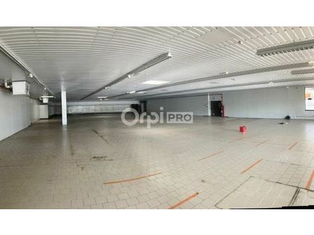 local commercial 903 m²