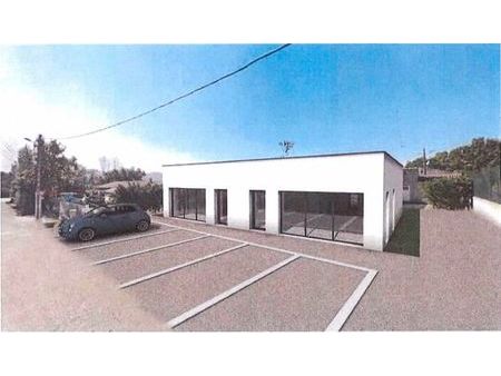 local commercial 60 m² gareoult