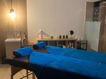 cède salle de massage avec douche 400 euros par mois