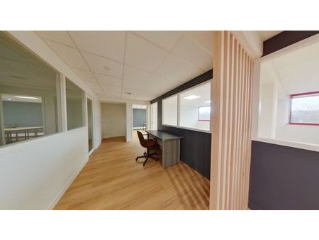 bureaux 6 pièces 148 m² trelins