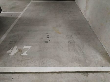 2 places de parking souterrain dans résidence sécurisée