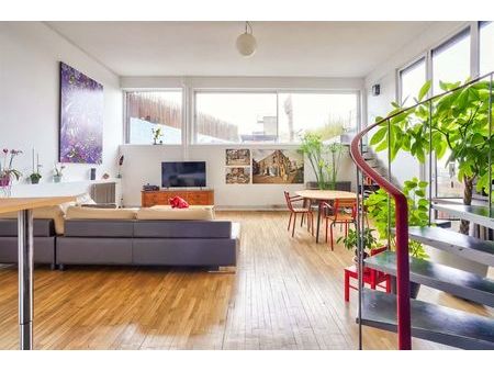 loft/atelier/surface 4 pièces 140 m²