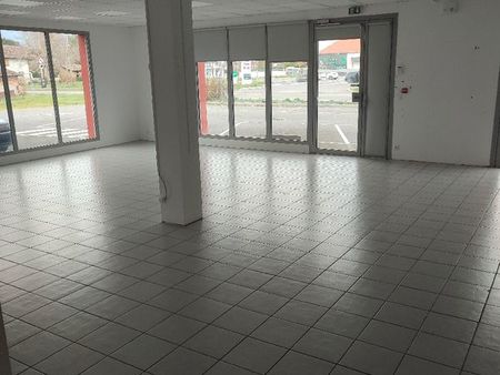 loue local commercial 140 m2