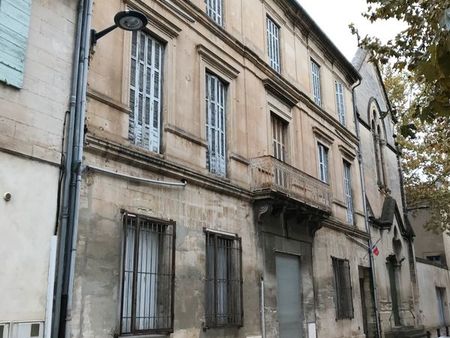location commerce beaucaire