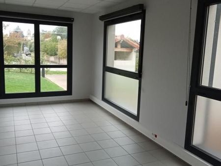 bureau 70 m²