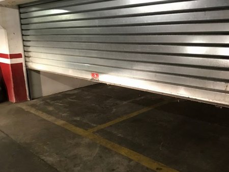 vente parking 50 m²