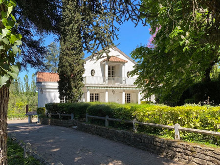 charmante propriété de 4 chambres proche de bordeaux.