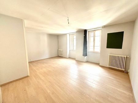 location appartement  m² t-1 à marcillac-vallon  375 €
