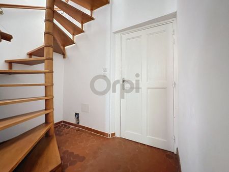 location appartement  m² t-1 à roquebrune-sur-argens  650 €