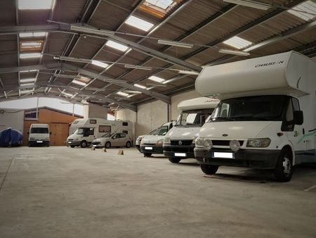 location hivernage gardiennage garage caravane / parking camping car voiture fourgon remor
