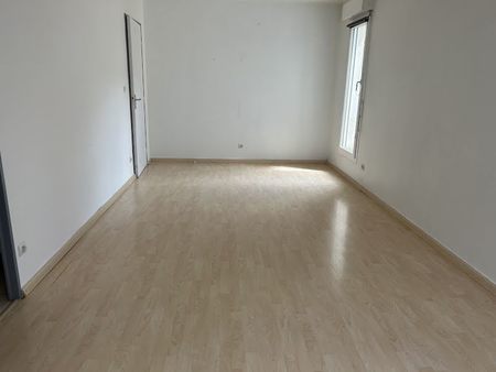 location appartement 1 pièce 30.71 m²