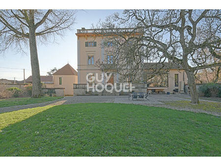 (visite virtuelle) maison bourgeoise de 350 m² avec un magnifique jardin arboré sur un ter